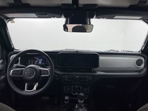 Used 2025 Jeep Wrangler Sahara 4xe image 18