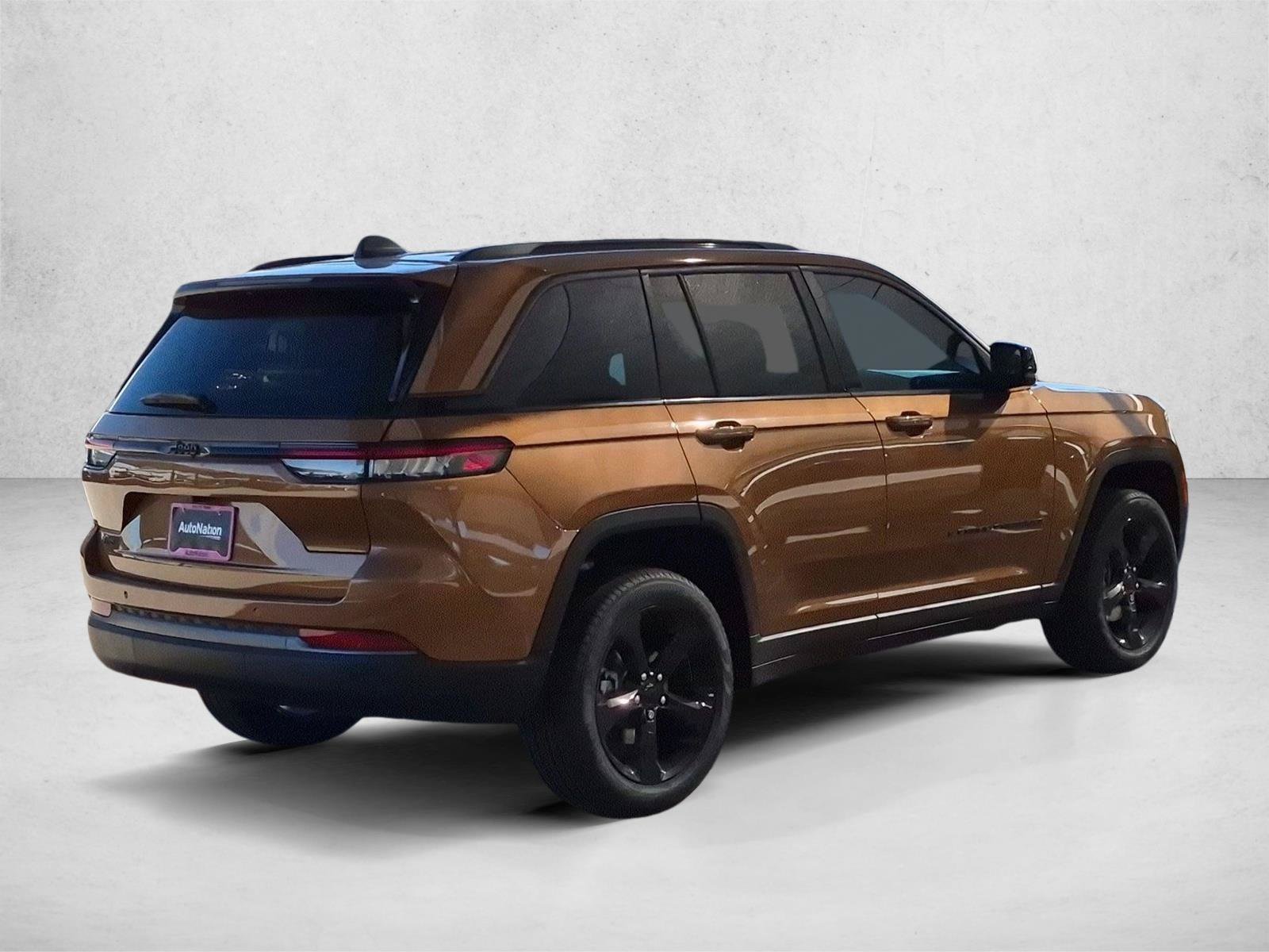 New 2026 Jeep Grand Cherokee Limited w/ Limited Altitude Package AWD/4WD image 2