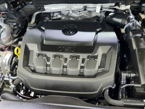 Used 2024 Volkswagen Tiguan Wolfsburg Edition image 36