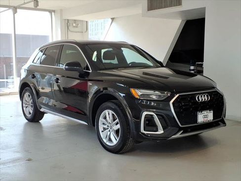 Certified 2023 Audi Q5 2.0T Premium w/ Convenience Package AWD/4WD image 3