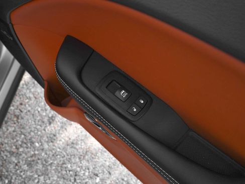 Used 2015 Dodge Challenger SRT Hellcat RWD image 91