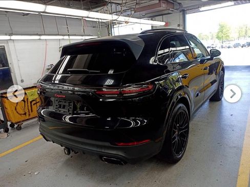 Used 2020 Porsche Cayenne AWD/4WD image 6