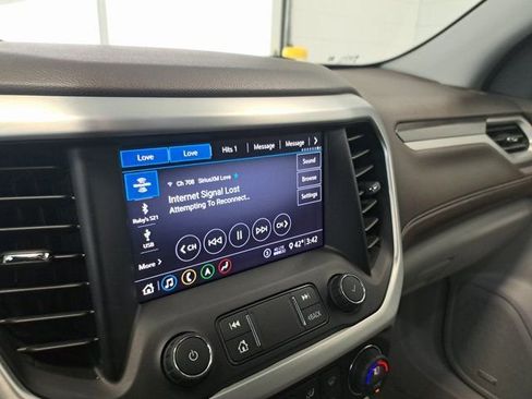 Used 2020 GMC Acadia SLT w/ Premium Package image 11