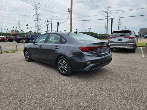 Used 2024 Kia Forte LXS FWD image 3