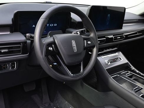 New 2026 Lincoln Aviator AWD w/ Jet Appearance Package image 11