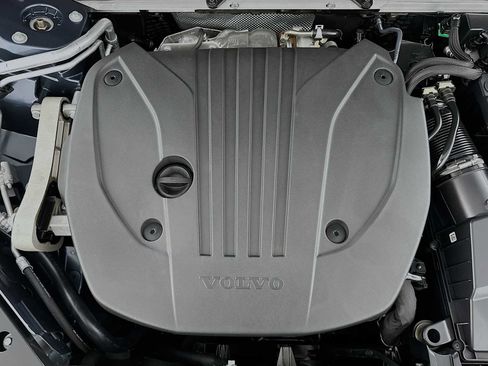 Used 2023 Volvo XC60 B5 Plus w/ Protection Package Premier FWD image 28
