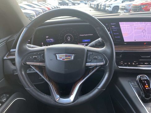 Used 2024 Cadillac Escalade ESV Luxury image 20