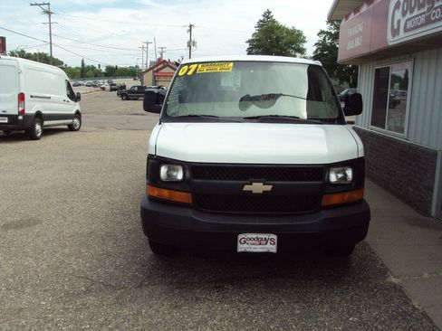 Used 2007 Chevrolet Express 1500 AWD image 3