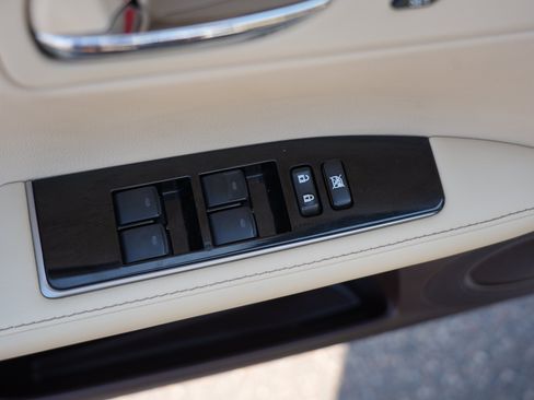 Used 2016 Lexus ES 350 w/ Luxury Package w/Wood Trim FWD image 18