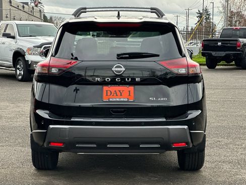 Used 2025 Nissan Rogue SL w/ SL Premium Package AWD/4WD image 6