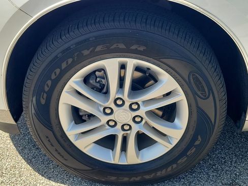 Used 2021 Buick Enclave Essence w/ Sound and Sites Package FWD image 7