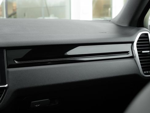 Used 2021 Porsche Cayenne Coupe image 15