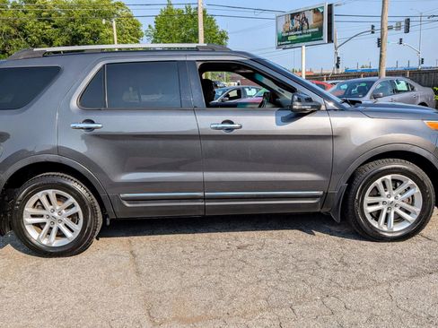 Used 2015 Ford Explorer XLT w/ Equipment Group 202A image 8