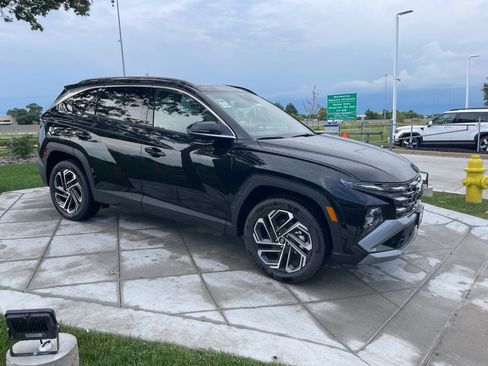 Certified 2025 Hyundai Tucson Limited AWD/4WD image 2