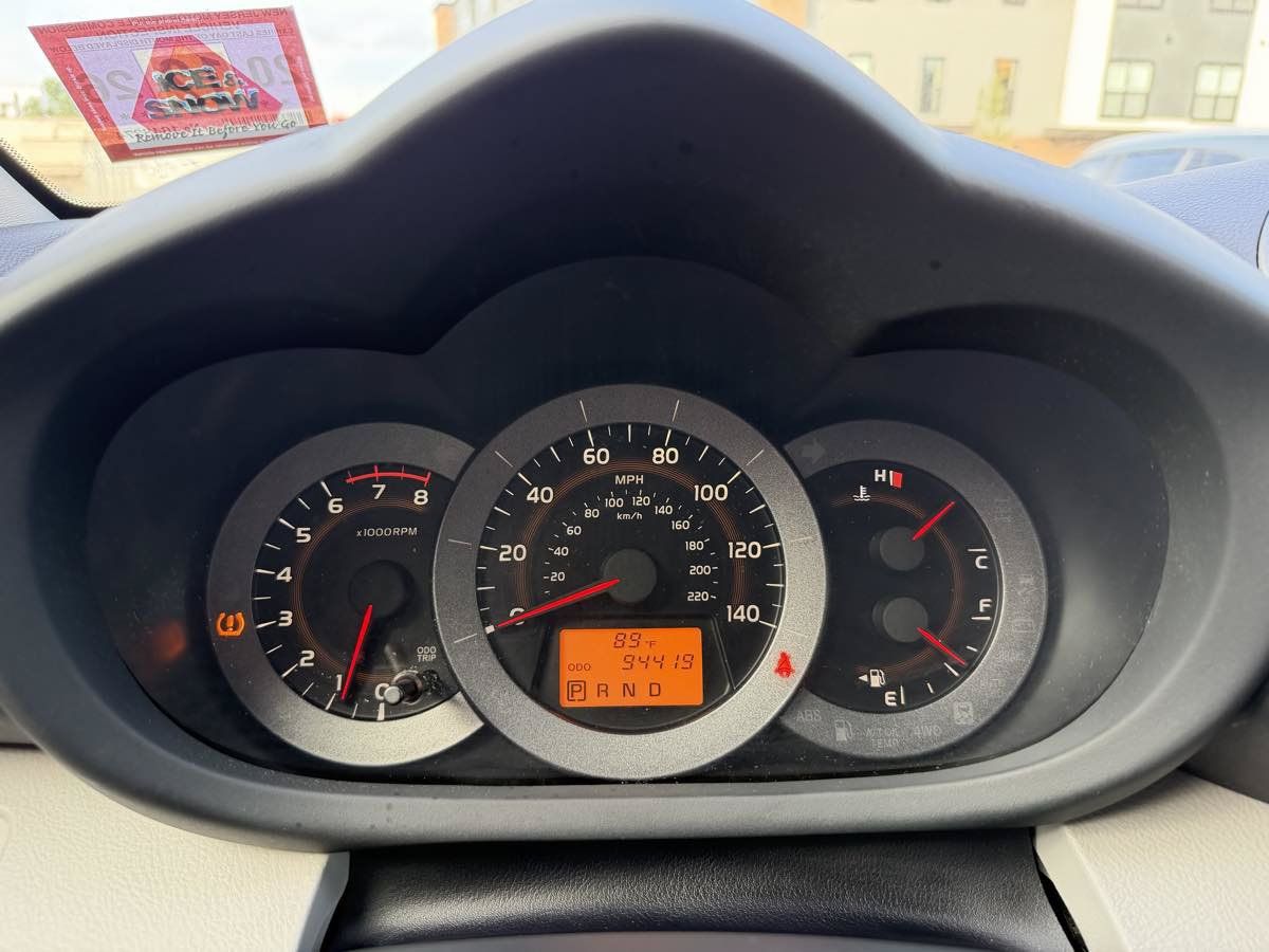Used 2011 Toyota RAV4 2WD w/ Base L4 Extra Value Pkg image 15