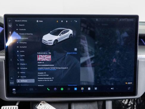 Used 2021 Tesla Model S Plaid image 37