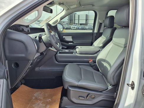 New 2026 Ford Expedition Active image 17