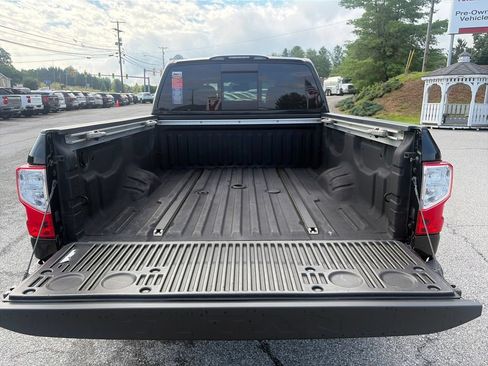 Used 2018 Nissan Titan SV w/ SV Convenience Package AWD/4WD image 23