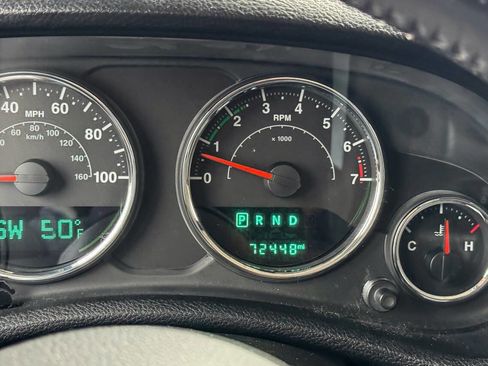 Used 2015 Jeep Wrangler Unlimited Sahara w/ Connectivity Group image 15