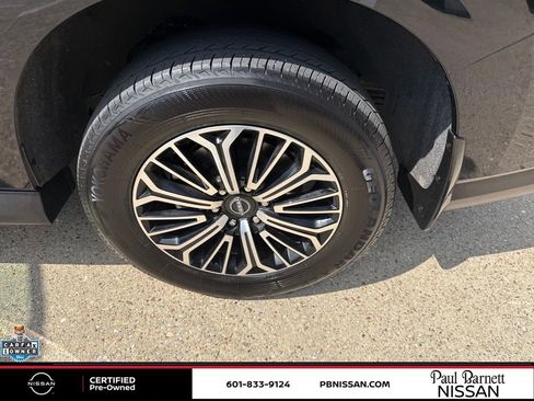 Certified 2025 Nissan Armada SL w/ Captain's Chari Seat Package RWD image 34