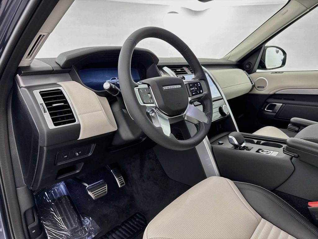 New 2026 Land Rover Discovery Limited Edition AWD/4WD image 9