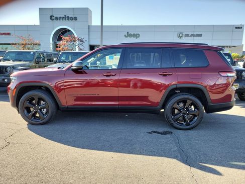 Certified 2024 Jeep Grand Cherokee L Limited w/ Black Appearance Package image 29