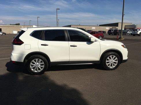 Used 2020 Nissan Rogue S FWD image 7