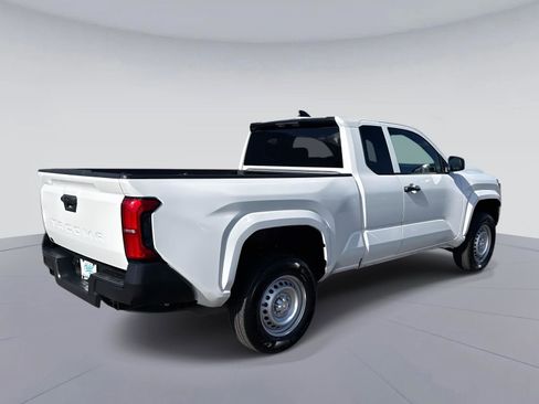 Used 2025 Toyota Tacoma SR image 4