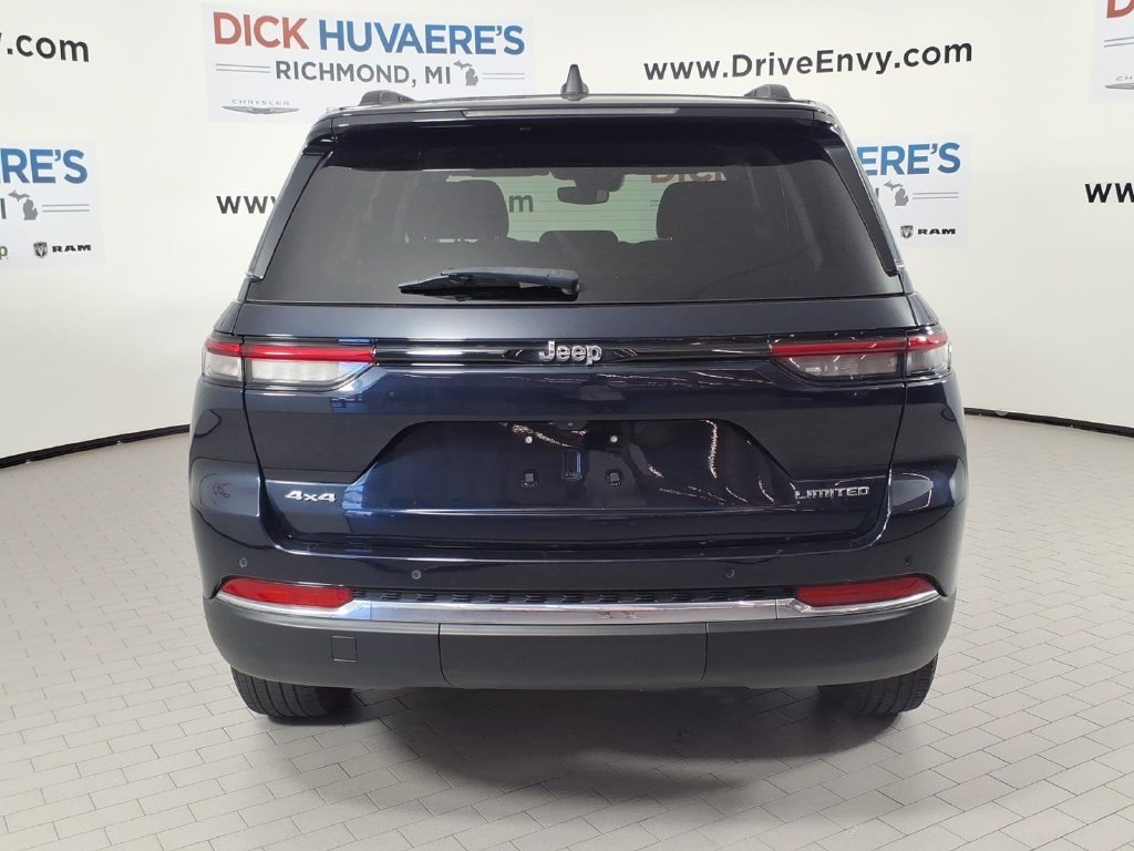 Used 2023 Jeep Grand Cherokee Limited AWD/4WD image 5