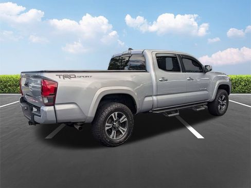 Used 2019 Toyota Tacoma TRD Sport RWD image 5