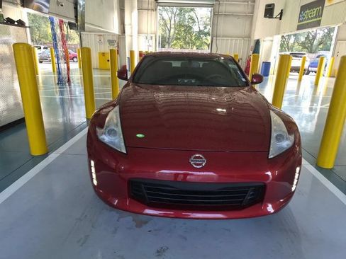Used 2013 Nissan 370Z Coupe RWD image 3