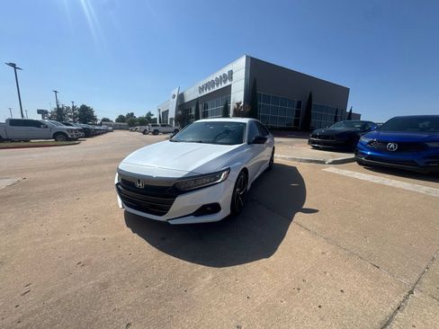 Used 2022 Honda Accord Sport image 7
