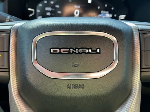 Used 2023 GMC Yukon XL Denali image 21