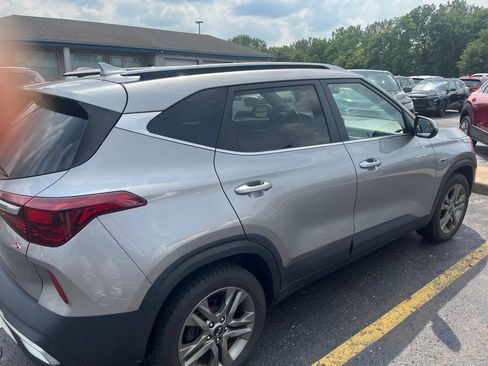 Used 2021 Kia Seltos S AWD/4WD image 6