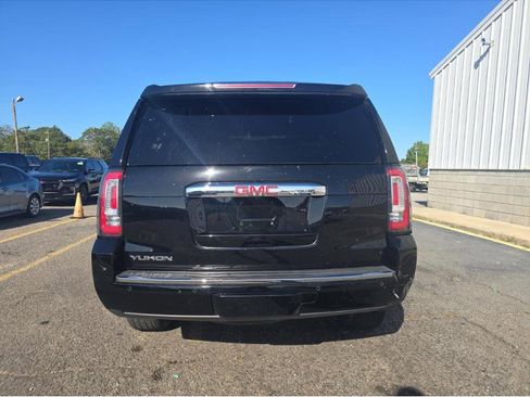 Used 2018 GMC Yukon Denali w/ Denali Ultimate Package image 18