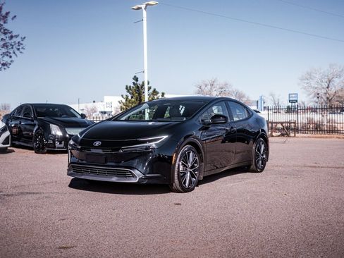 Used 2024 Toyota Prius XLE image 3