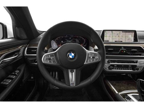 Certified 2022 BMW 750i xDrive w/ Executive Package AWD/4WD image 10