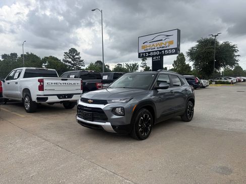 Used 2021 Chevrolet TrailBlazer LT w/ Convenience Package FWD image 42