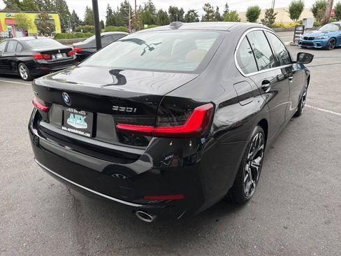 Used 2025 BMW 330i xDrive Sedan w/ Premium Package AWD/4WD image 8