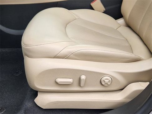 Used 2020 Buick Envision Essence w/ Experience Buick Package image 18