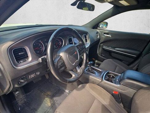 Used 2022 Dodge Charger SXT RWD image 10