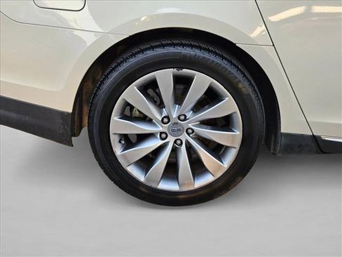 Used 2015 Lincoln MKS FWD image 18