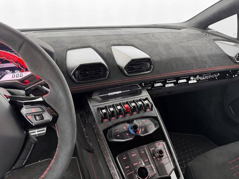 Used 2018 Lamborghini Huracan Performante image 20