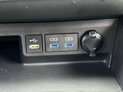 Used 2022 Toyota Highlander XLE image 23