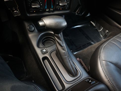 Used 2004 Chevrolet Monte Carlo SS image 23