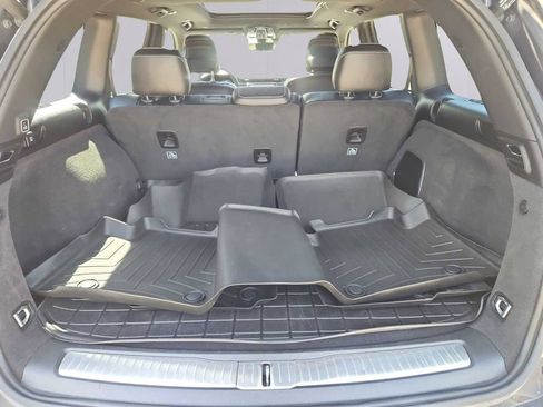 Used 2023 Jeep Grand Cherokee Overland w/ Luxury Tech Group IV AWD/4WD image 36