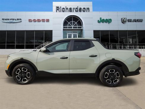 Used 2024 Hyundai Santa Cruz SE image 3