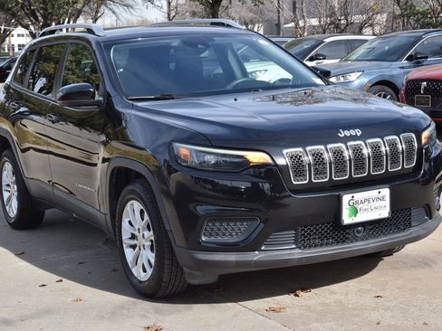 Used 2021 Jeep Cherokee Latitude image 4