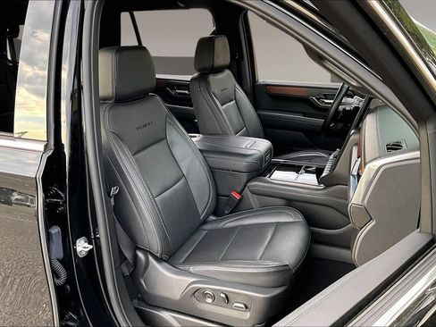 Used 2025 GMC Yukon Denali AWD/4WD image 7