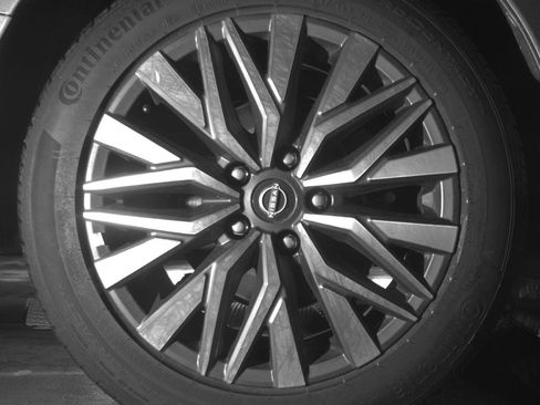 Used 2025 Nissan Altima 2.5 SV FWD image 15